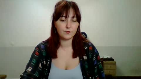 Snapshot of syssipisi chatting on 09/18/25, 04:42 Sarah online show from 09/18/25, 04:42