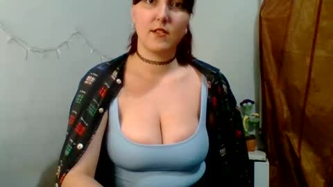 Snapshot of syssipisi chatting on 10/02/25, 04:47 Sarah online show from 10/02/25, 04:47