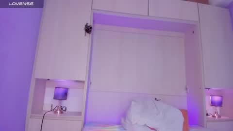 Snapshot of t4mmy_ chatting on 12/17/24, 01:27 t4mmy_ online show from 12/17/24, 01:27