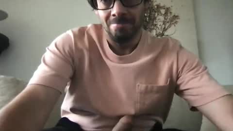 Snapshot of t_fuenzalida chatting on 12/14/25, 05:18 t_fuenzalida online show from 12/14/25, 05:18