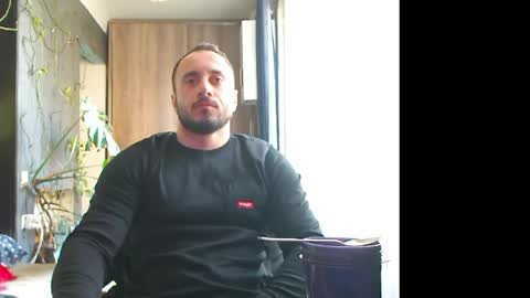 Huracane online show from 03/18/26, 02:20