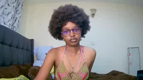 Snapshot of t_okyo chatting on 12/06/24, 09:43 TOKYO online show from 12/06/24, 09:43