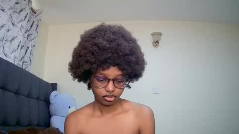 Snapshot of t_okyo chatting on 12/17/24, 07:29 TOKYO online show from 12/17/24, 07:29