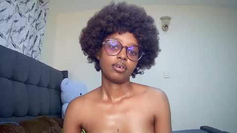 Snapshot of t_okyo chatting on 12/17/24, 10:34 TOKYO online show from 12/17/24, 10:34