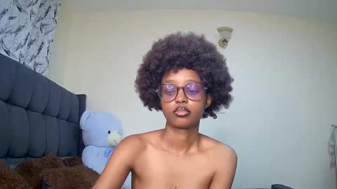 Snapshot of t_okyo chatting on 12/22/24, 10:06 TOKYO online show from 12/22/24, 10:06