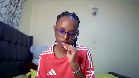 Snapshot of t_okyo chatting on 01/07/25, 10:11 TOKYO online show from 01/07/25, 10:11