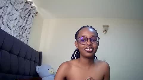 Snapshot of t_okyo chatting on 01/10/25, 08:18 TOKYO online show from 01/10/25, 08:18