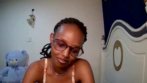 Snapshot of t_okyo chatting on 01/27/25, 05:25 TOKYO online show from 01/27/25, 05:25