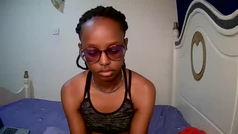 Snapshot of t_okyo chatting on 01/28/25, 12:00 TOKYO online show from 01/28/25, 12:00