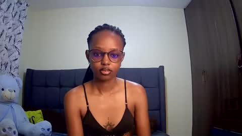 Snapshot of t_okyo chatting on 02/07/25, 05:52 TOKYO online show from 02/07/25, 05:52