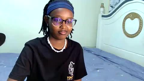 Snapshot of t_okyo chatting on 09/11/25, 06:35 TOKYO online show from 09/11/25, 06:35