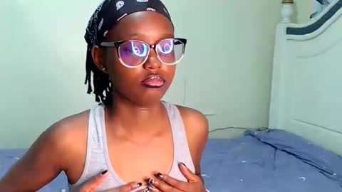 Snapshot of t_okyo chatting on 09/13/25, 08:03 TOKYO online show from 09/13/25, 08:03