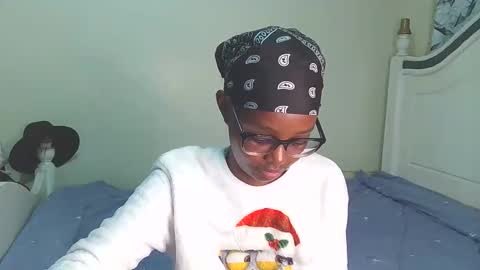 Snapshot of t_okyo chatting on 09/18/25, 04:47 TOKYO online show from 09/18/25, 04:47