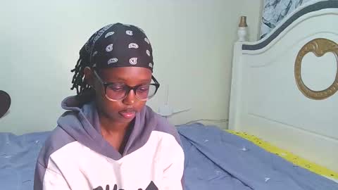 Snapshot of t_okyo chatting on 09/19/25, 05:20 TOKYO online show from 09/19/25, 05:20