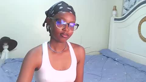 Snapshot of t_okyo chatting on 09/24/25, 05:00 TOKYO online show from 09/24/25, 05:00