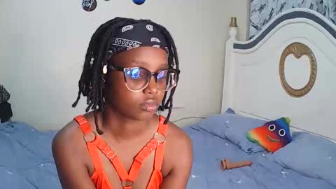 Snapshot of t_okyo chatting on 11/14/25, 04:49 TOKYO online show from 11/14/25, 04:49