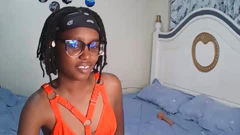 Snapshot of t_okyo chatting on 11/15/25, 04:54 TOKYO online show from 11/15/25, 04:54