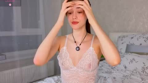 Snapshot of t_tragedienne chatting on 02/01/26, 01:20 Heeey im Helena3 -- fav555100333 -- pvts only premium and after my public show 3 online show from 02/01/26, 01:20