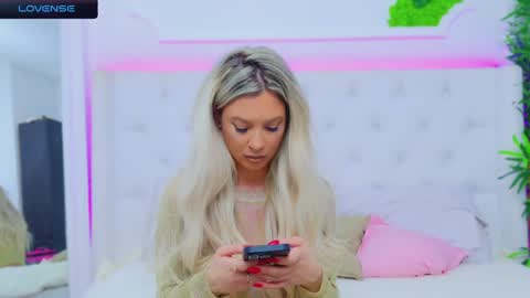 Snapshot of taahiraarabian chatting on 12/30/24, 07:42 Arianna online show from 12/30/24, 07:42