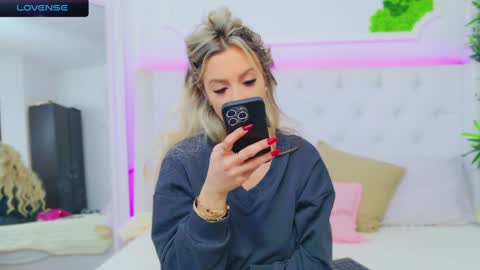 Snapshot of taahiraarabian chatting on 01/04/25, 01:10 Arianna online show from 01/04/25, 01:10