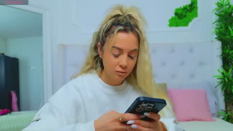 Snapshot of taahiraarabian chatting on 01/21/25, 01:00 Arianna online show from 01/21/25, 01:00