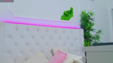 Snapshot of taahiraarabian chatting on 01/23/25, 07:51 Arianna online show from 01/23/25, 07:51