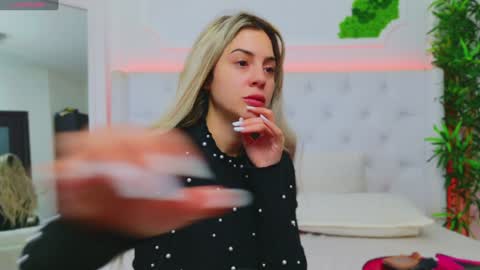 Snapshot of taahiraarabian chatting on 01/24/25, 01:25 Arianna online show from 01/24/25, 01:25