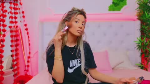 Snapshot of taahiraarabian chatting on 02/06/25, 01:54 Arianna online show from 02/06/25, 01:54