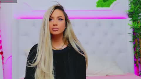 Snapshot of taahiraarabian chatting on 02/27/25, 07:37 Arianna online show from 02/27/25, 07:37