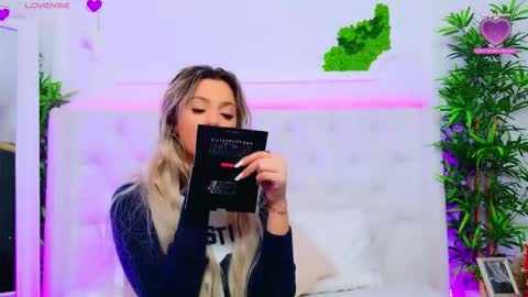 Snapshot of taahiraarabian chatting on 01/08/26, 01:24 Arianna online show from 01/08/26, 01:24