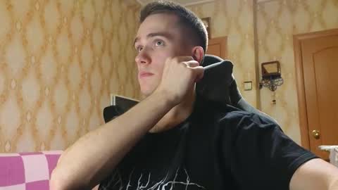 Snapshot of taakanyoko chatting on 10/19/25, 04:18 Urahara online show from 10/19/25, 04:18