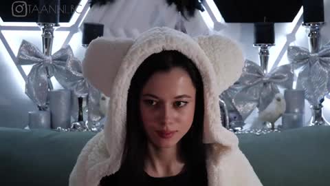 Snapshot of taanni_bc chatting on 01/25/25, 03:30 TAANNI online show from 01/25/25, 03:30