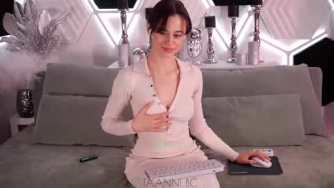 Snapshot of taanni_bc chatting on 03/01/25, 03:32 TAANNI online show from 03/01/25, 03:32
