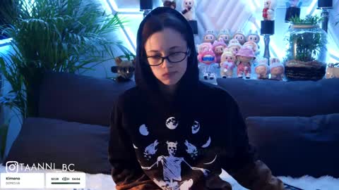 Snapshot of taanni_bc chatting on 10/17/25, 10:18 TAANNI online show from 10/17/25, 10:18