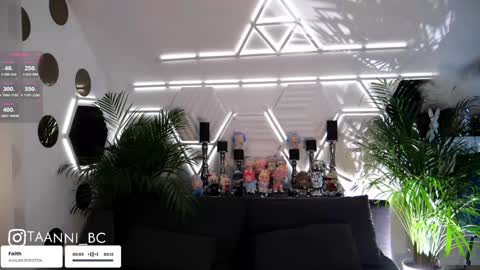 Snapshot of taanni_bc chatting on 11/07/25, 10:10 TAANNI online show from 11/07/25, 10:10