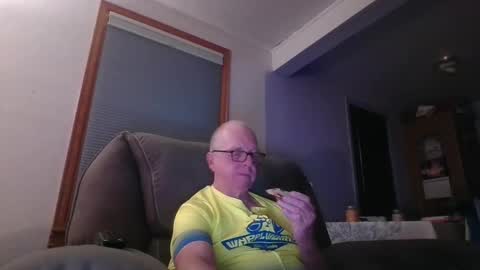 tacrunner66_ online show from 10/10/25, 04:00