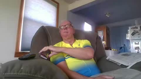 tacrunner66_ online show from 04/19/26, 08:22