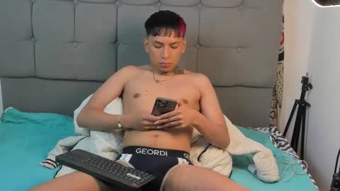 Snapshot of tailor_hot1 chatting on 11/18/25, 03:38 tailor online show from 11/18/25, 03:38