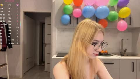 Tessa online show from 04/05/26, 12:24