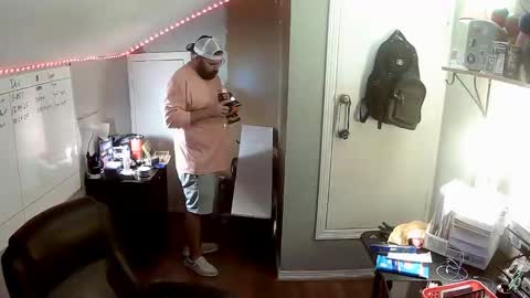 TaintNuzzler online show from 10/23/25, 06:39