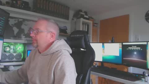 Snapshot of taipan6666 chatting on 01/03/25, 12:30 Oliver online show from 01/03/25, 12:30