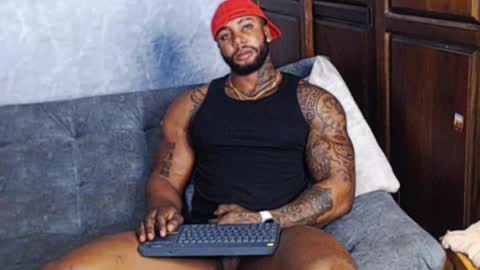 Tairon Tucke online show from 02/03/25, 03:20