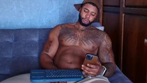 Tairon Tucke online show from 02/09/25, 01:35