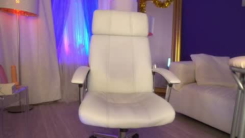 Snapshot of tais_athena chatting on 01/14/25, 12:35 Margo online show from 01/14/25, 12:35