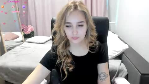 Snapshot of taisia_hot chatting on 02/25/26, 09:08 Taisia online show from 02/25/26, 09:08