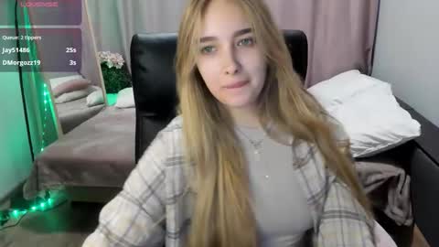 Taisia online show from 03/14/26, 09:15