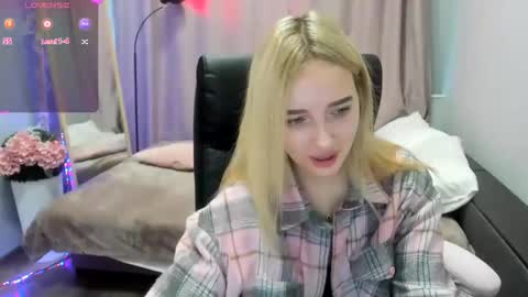 Taisia online show from 04/22/26, 08:06