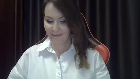 taisialucky77 online show from 10/19/25, 05:02