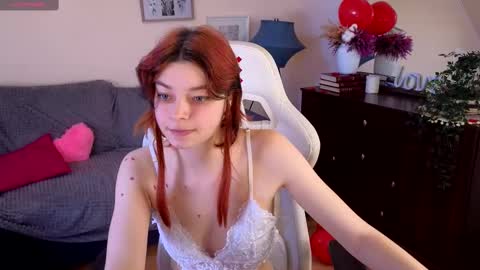 Lizzy online show from 02/19/25, 06:11