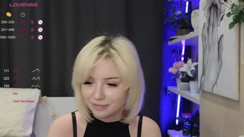 Snapshot of taitatkins chatting on 01/28/25, 09:08 Emily online show from 01/28/25, 09:08